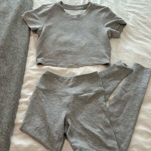 NWOT ALO YOGA GREY SET